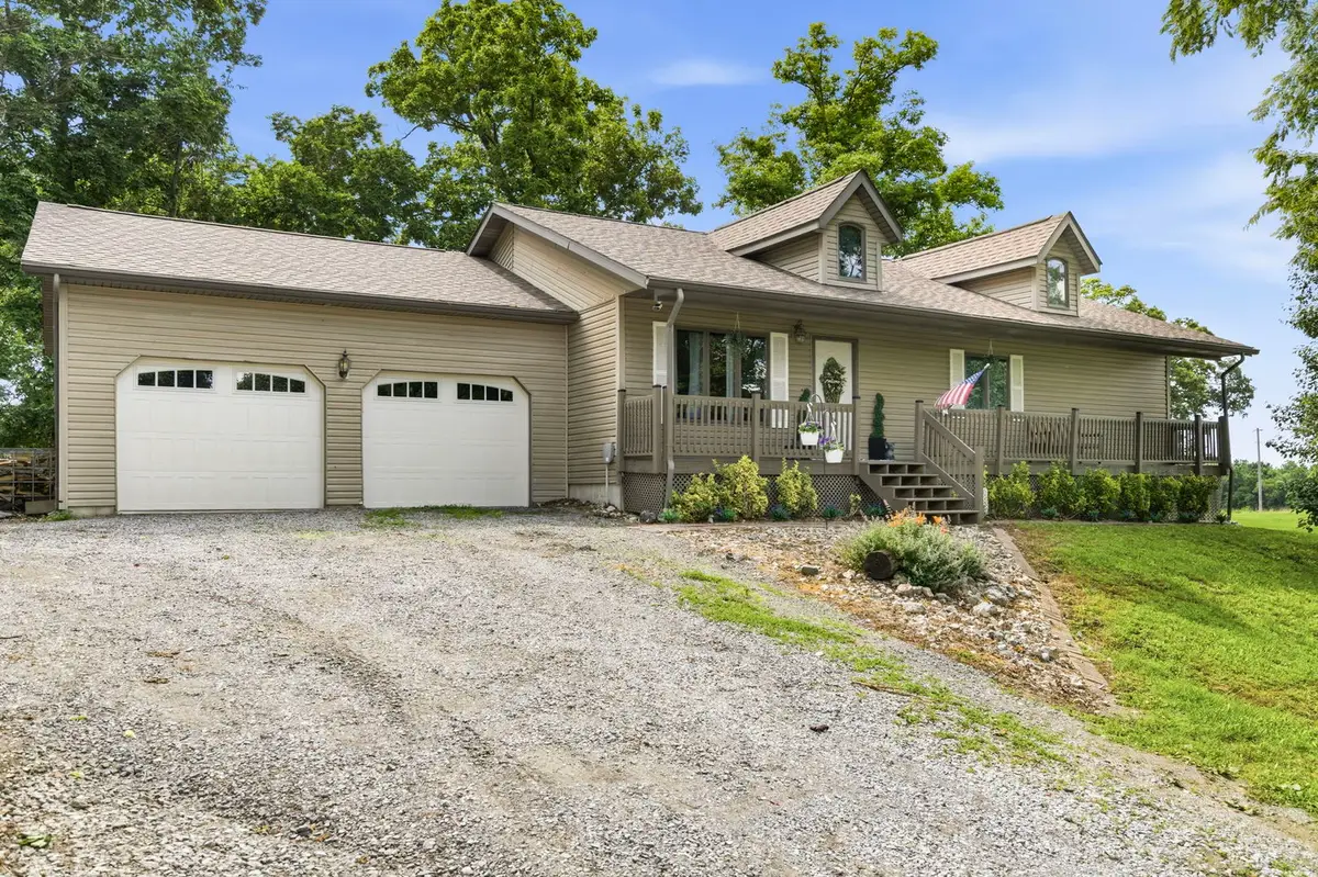 19485 Perry Road, Pittsburg, IL 62974 - #1