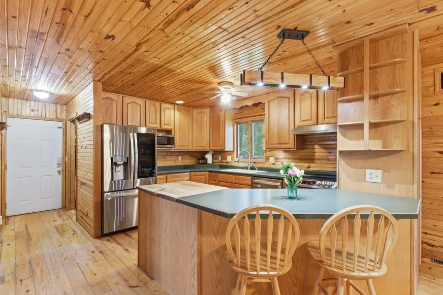 19485 Perry Road, Pittsburg, IL 62974 - #3