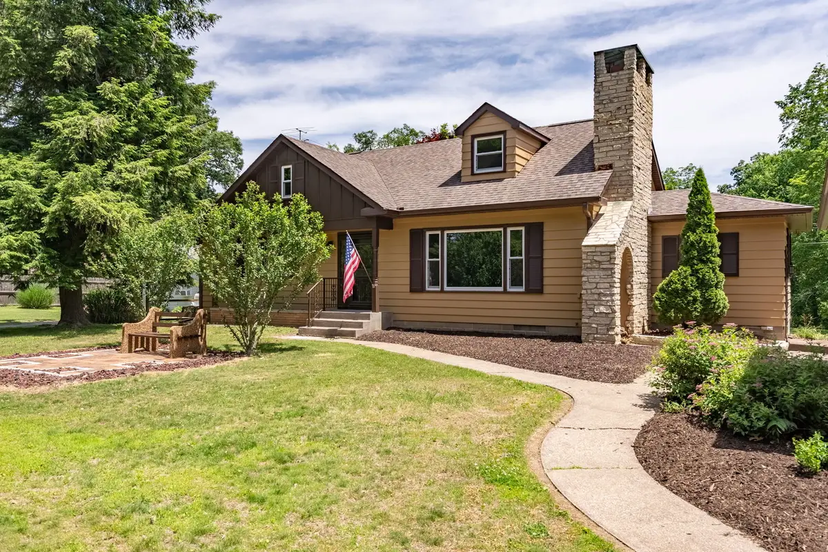 1220 54 Street Court, Moline, IL 61265 - #1