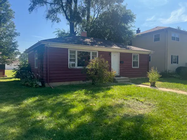 930 N Loomis Street, Naperville, IL 60563