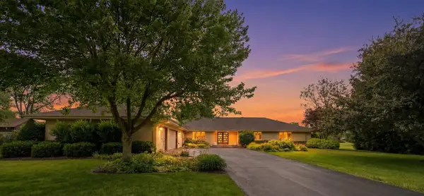 25730 N Eagle Drive, Mundelein, IL 60060
