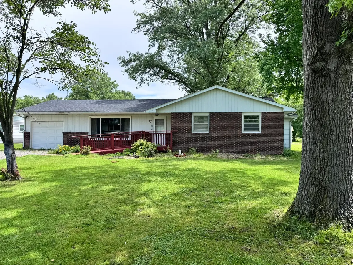 17 Crestwood, Centralia, IL 62801 - #1