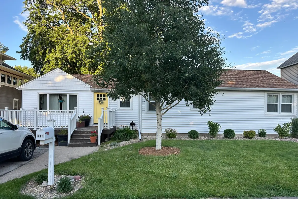 311 S 2nd Avenue, Chenoa, IL 61726 - #1