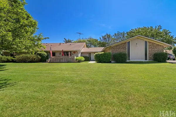 941 Wiltshire Drive #D, McHenry, IL 60050