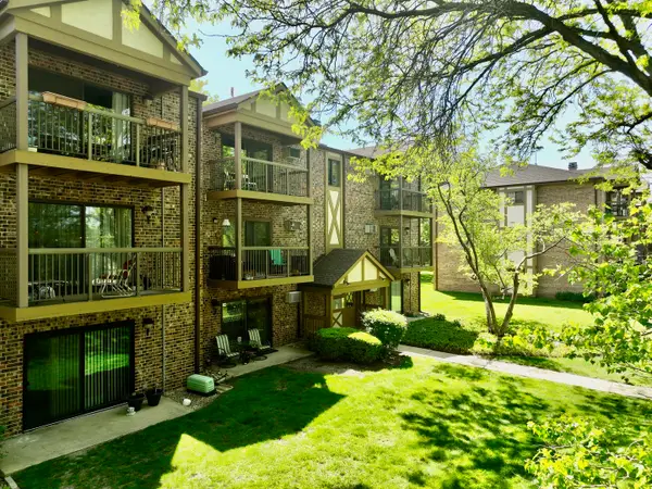 811 S Dwyer Avenue #E, Arlington Heights, IL 60005