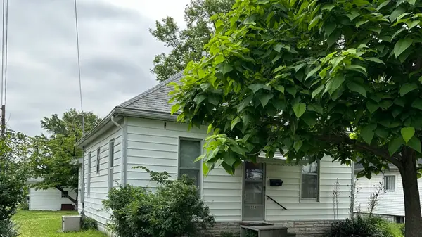 554 North Division Street, Duquoin, IL 62832