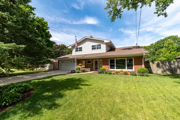 314 April Court, North Aurora, IL 60542