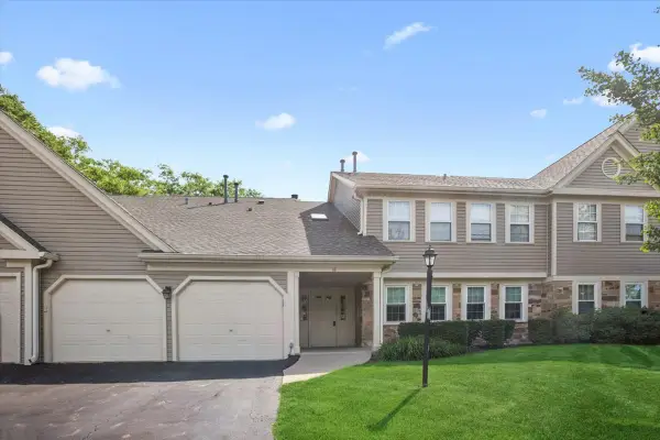 33 Ashburn Court #B, Schaumburg, IL 60193