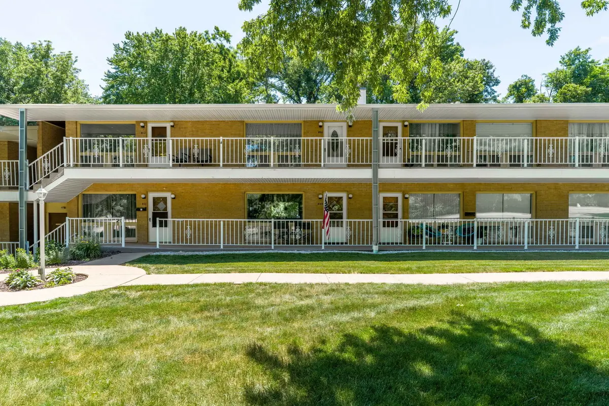1104 Kimberly Road #804, Bettendorf, IA 52722 - #1