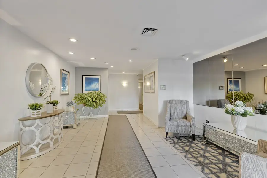 5501 Lincoln Avenue #404, Morton Grove, IL 60053 - #2