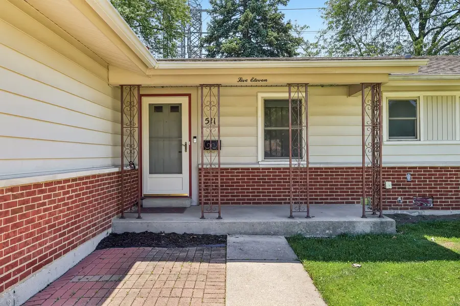 511 Walnut Lane, Elk Grove Village, IL 60007 - #2