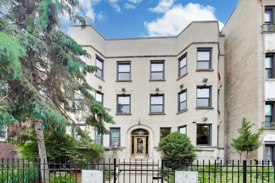 3808 N Pine Grove Avenue #1N, Chicago, IL 60613 - #2