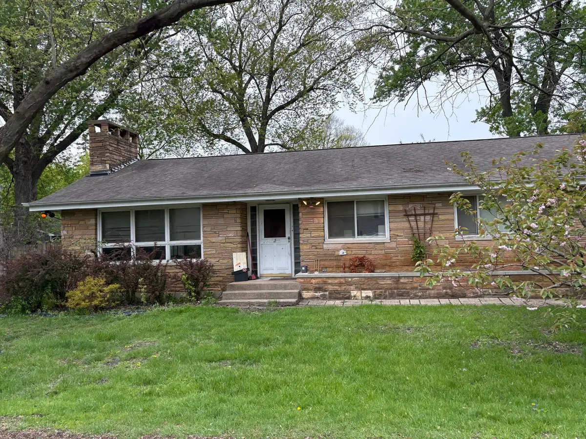 337 Maplewood Drive, Lakemoor, IL 60051 - #1