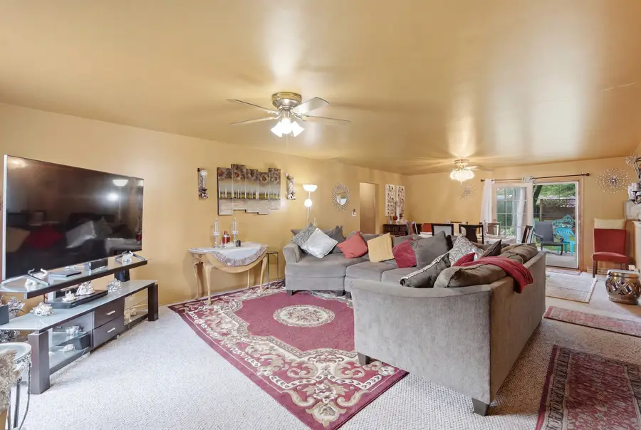 1410 Austin Avenue, Aurora, IL 60505 - #2