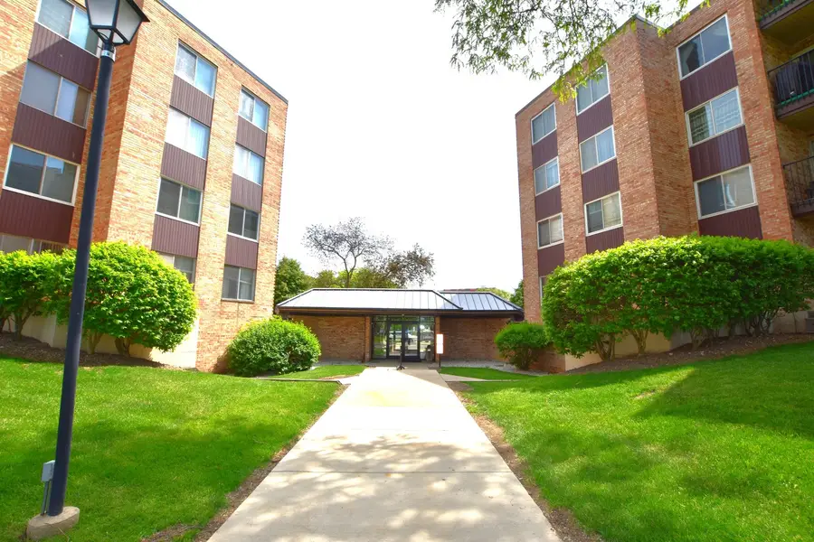 500 W Huntington Commons Road #157, Mount Prospect, IL 60056 - #2