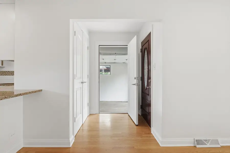 331 E Huntington Avenue, Elmhurst, IL 60126 - #2