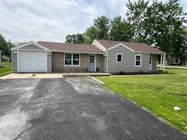401 E College Street, Kewanee, IL 61443 - #2