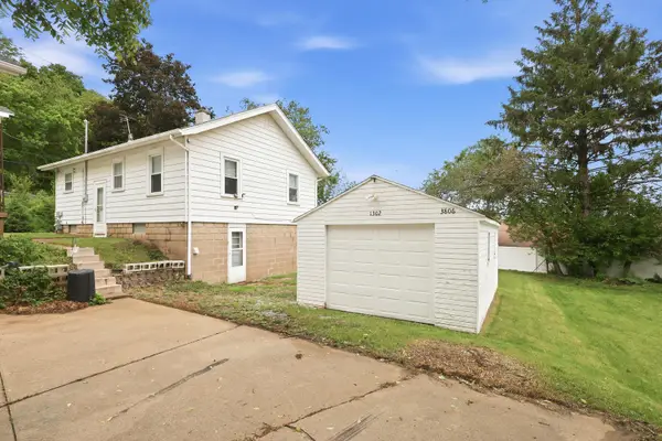 1302 38th Avenue, Moline, IL 51265