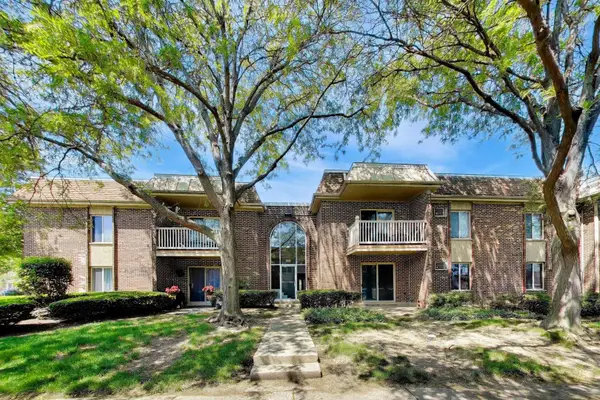 906 W Alleghany Drive #1B, Arlington Heights, IL 60004