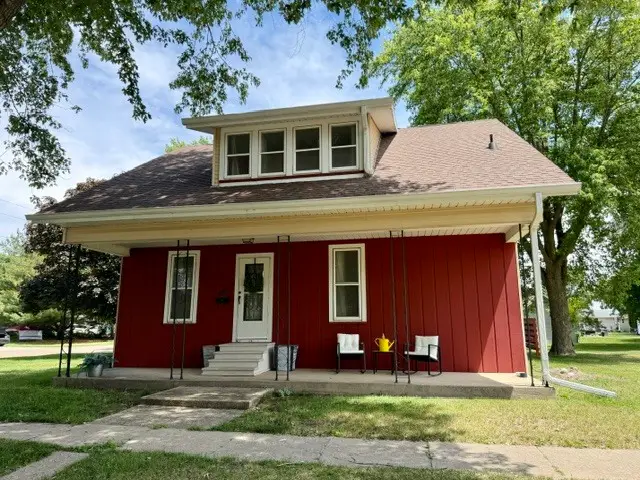 109 4th Avenue, Mendota, IL 61342 - #1