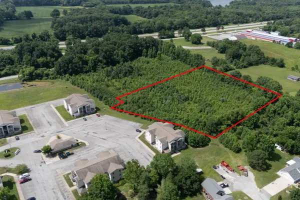 1015 Shawnee Trail, Carterville, IL 62918