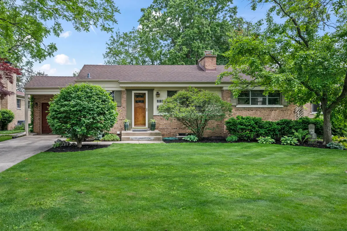 215 N Lincoln Lane, Arlington Heights, IL 60004 - #1