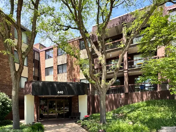 440 Raintree Court #3G, Glen Ellyn, IL 60137