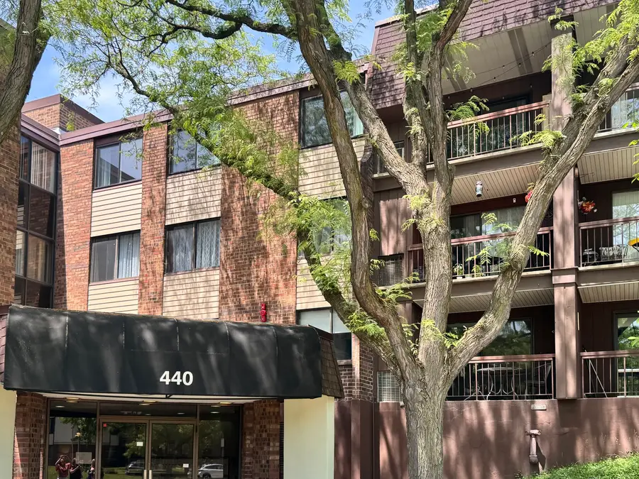 440 Raintree Court #3G, Glen Ellyn, IL 60137 - #2