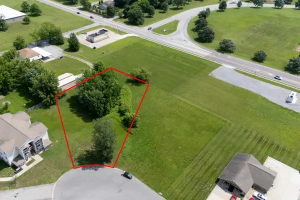 710 Eagle Pass Drive, Carterville, IL 62918