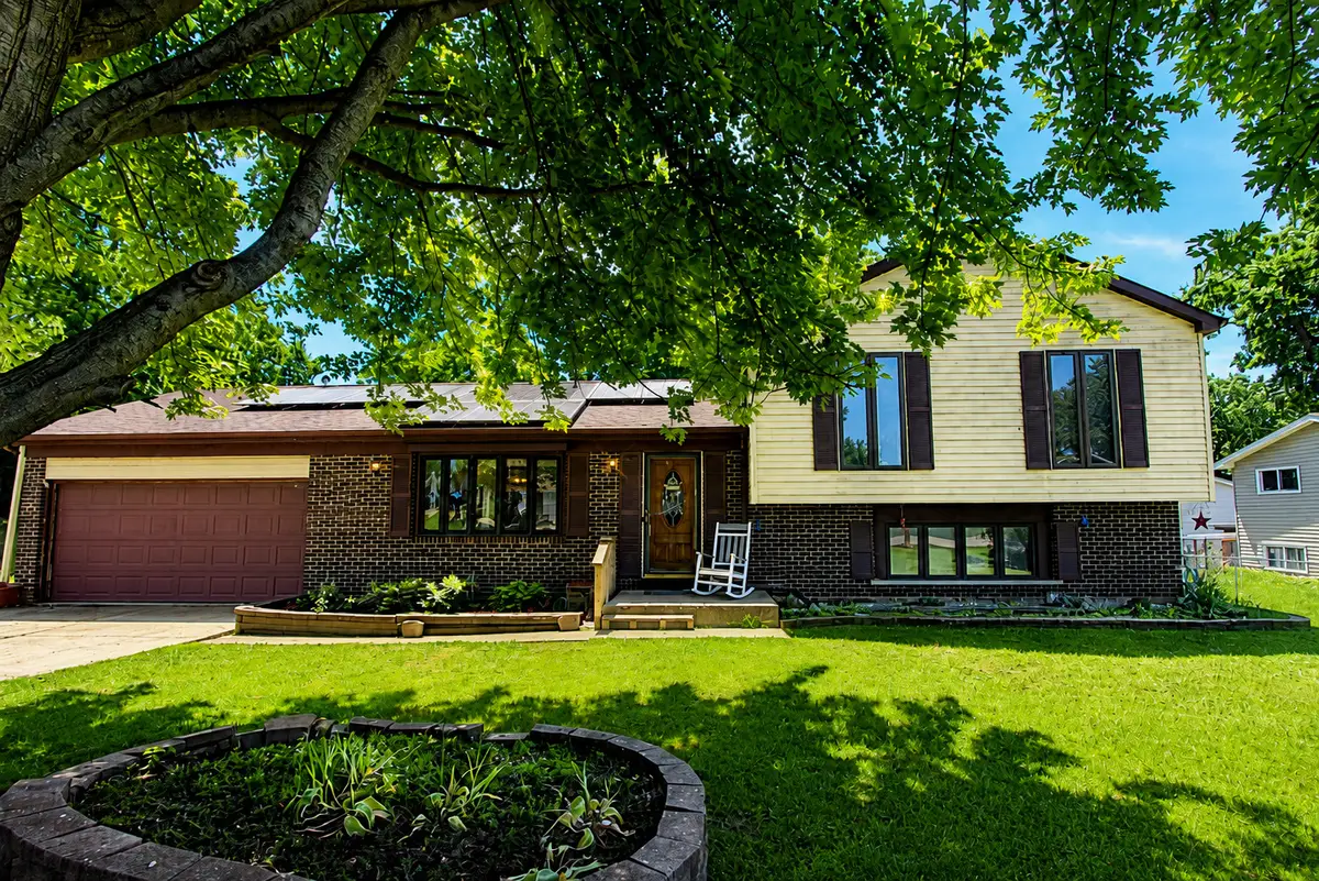 2309 W Edgewood Lane, McHenry, IL 60051 - #1