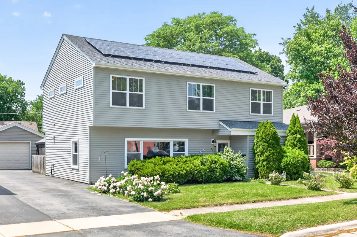 402 S Ahrens Avenue, Lombard, IL 60148 - #1