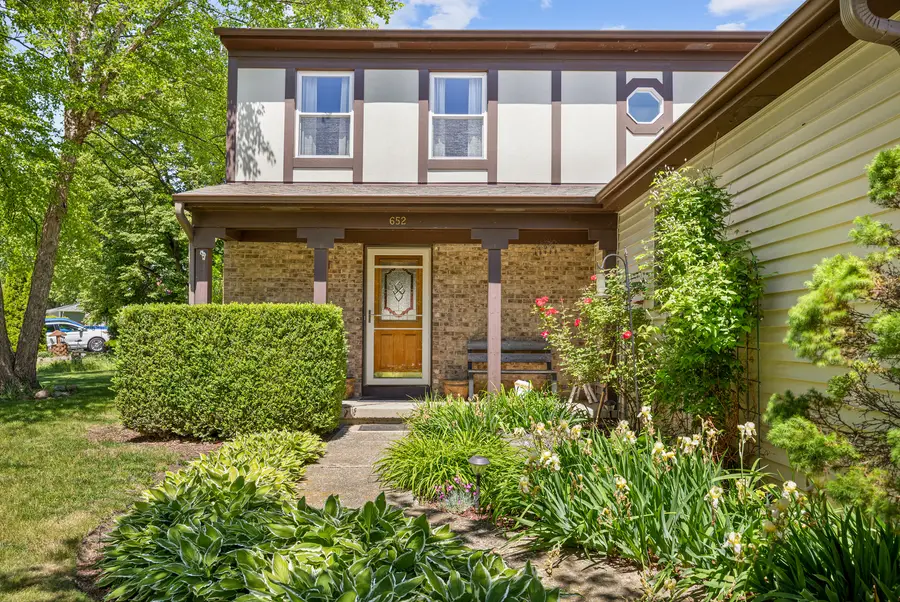 652 Cherry Valley Road, Vernon Hills, IL 60061 - #2