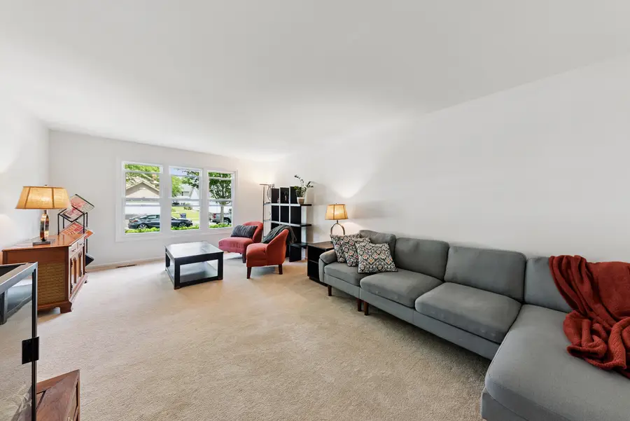 313 Richmond Lane, Vernon Hills, IL 60061 - #3