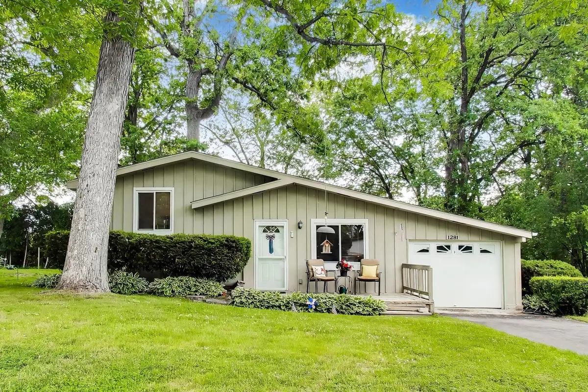 1281 Banbury Road, Mundelein, IL 60060 - #1