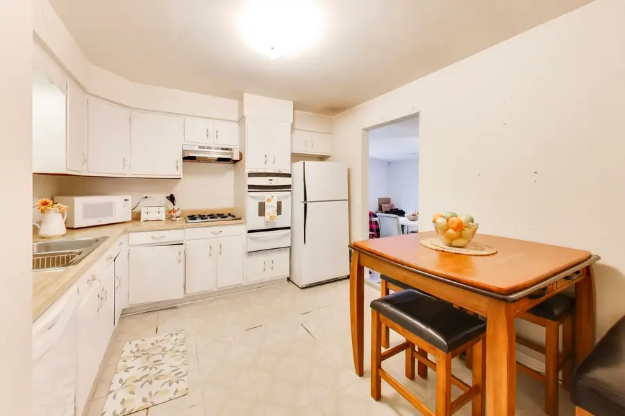 1281 Banbury Road, Mundelein, IL 60060 - #3