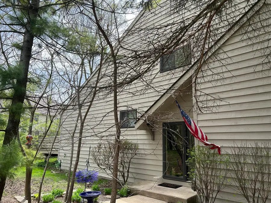 1512 Kirkwood Drive, Geneva, IL 60134 - #3