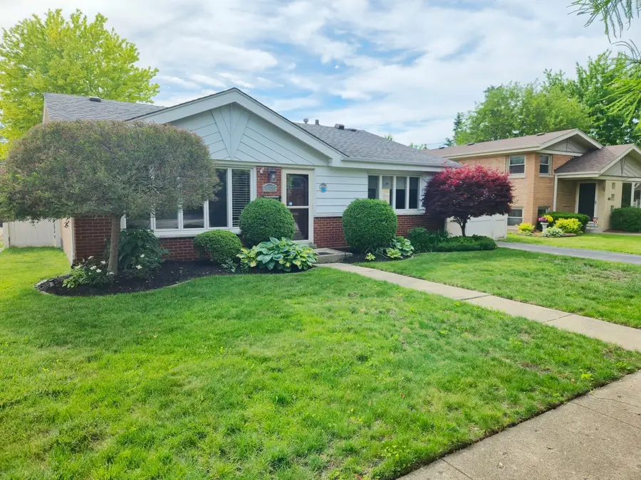 10720 S Lavergne Avenue, Oak Lawn, IL 60453 - #2