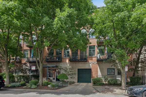 920 W Sheridan Road #308, Chicago, IL 60613