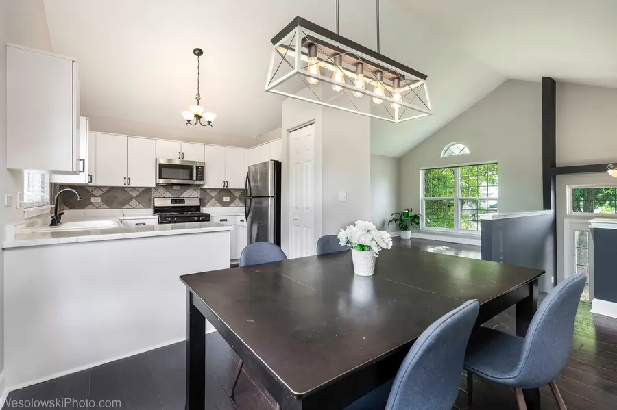 1 Coventry Court, South Elgin, IL 60177 - #2