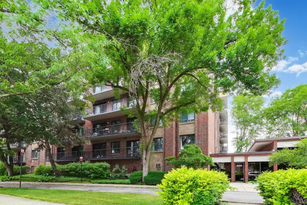 9558 Gross Point Road #A605, Skokie, IL 60076
