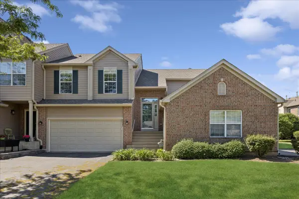 5223 Glenbrook Trail, McHenry, IL 60050