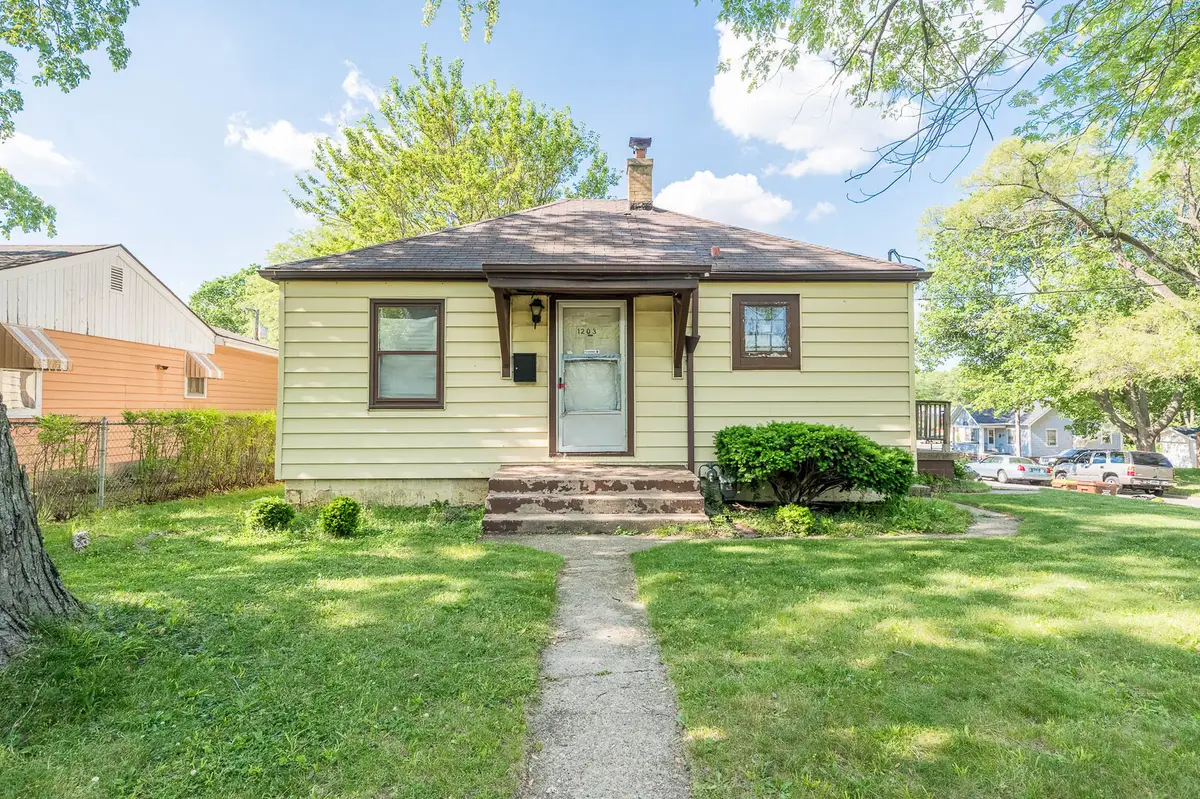 1203 Taylor Street, Rockford, IL 61101 - #1