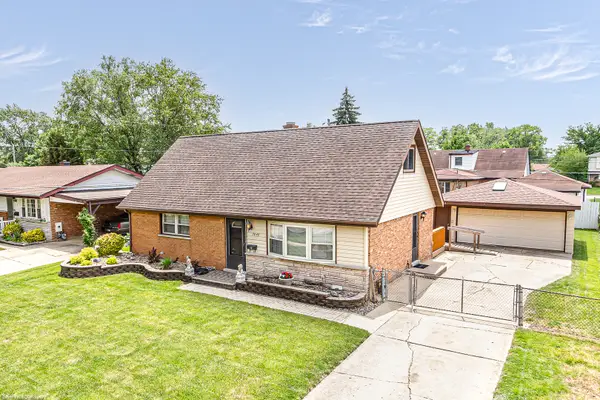 7049 W 91 Street, Bridgeview, IL 60455