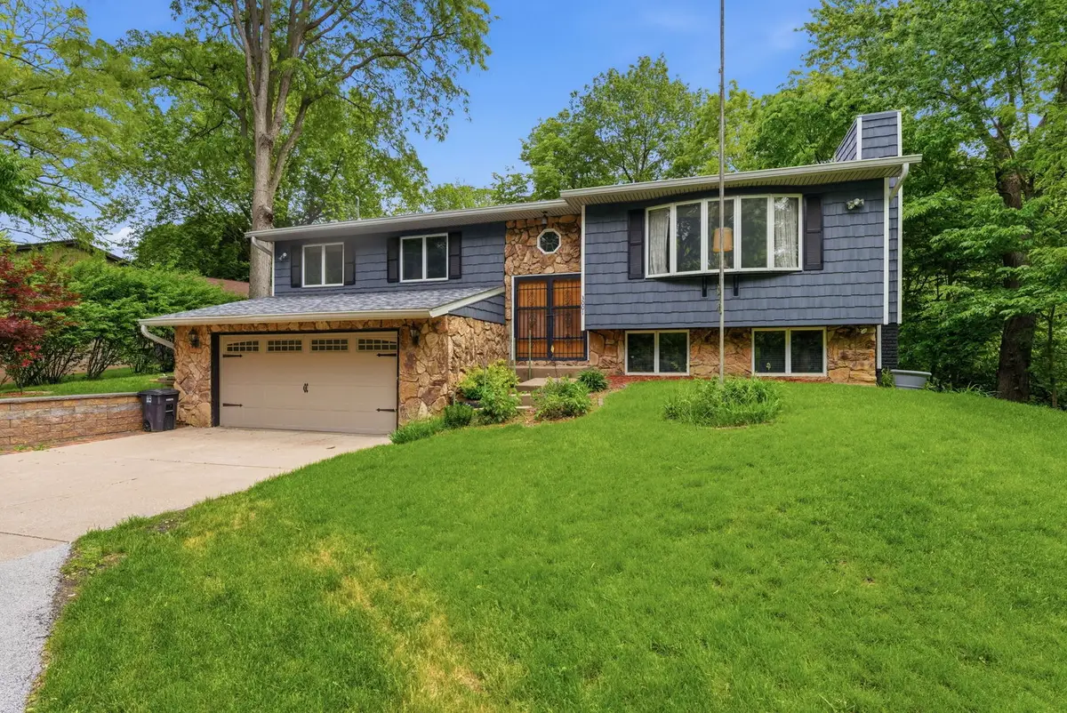3001 2nd Street, Moline, IL 61265 - #1