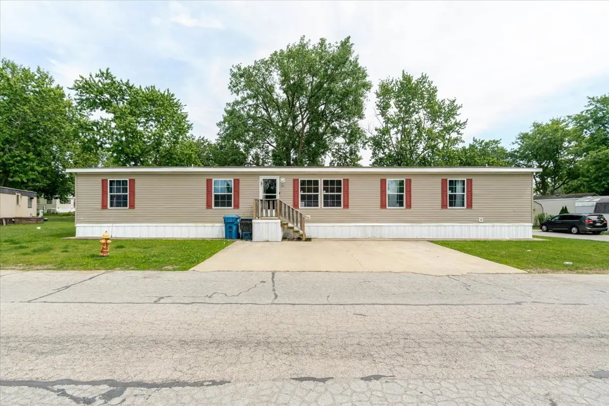861 4th Street, Normal, IL 61761 - #1