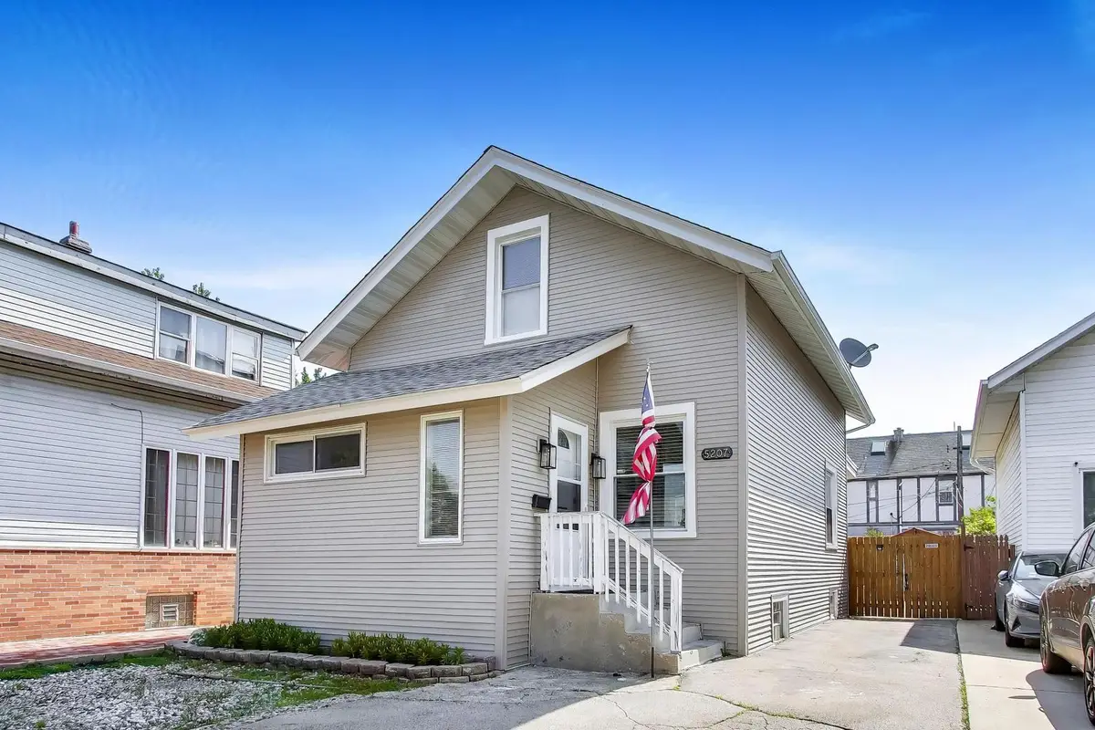 5207 N Lovejoy Avenue, Chicago, IL 60630 - #1