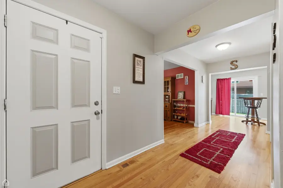 275 Essex Court, Aurora, IL 60504 - #2