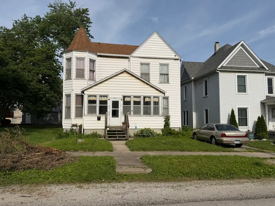 411 N Monroe Street, Clinton, IL 61727 - #2