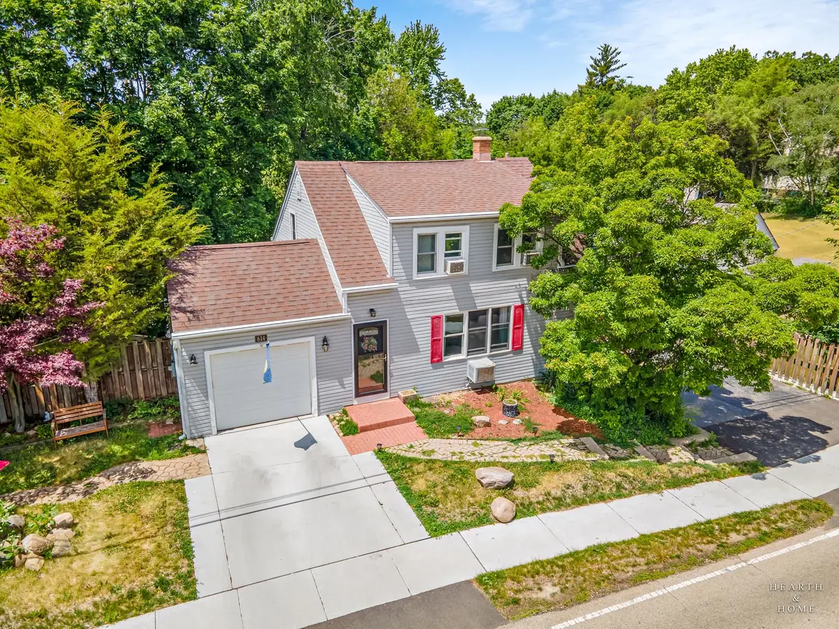 614 Algonquin Road, Fox River Grove, IL 60021 - #1