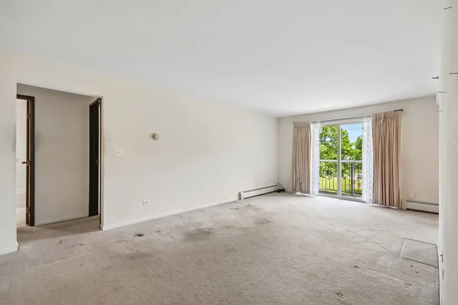 1 Villa Verde Drive #211, Buffalo Grove, IL 60089 - #3